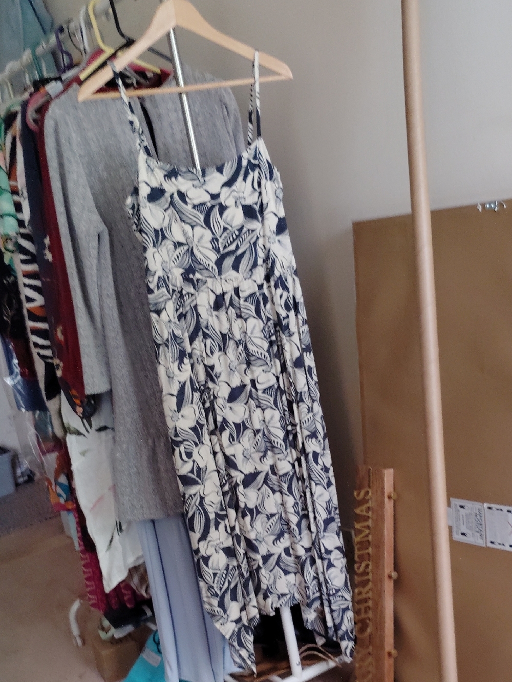 GAP Navy and White Floral Spaghetti-Strap Maxi Dress